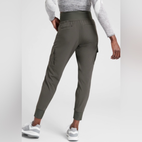 Athleta Sutton Jogger Arbor Olive Size Small 4 - Picture 2 of 2